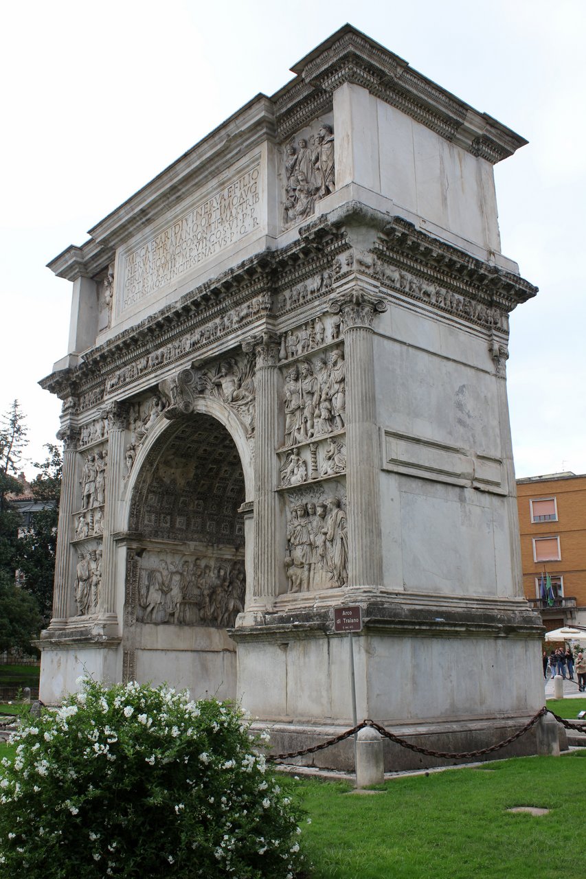 t benevento arco adriano (2).JPG