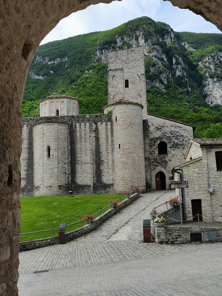 8 san vittore delle chiuse e ponte sestino (2).jpg