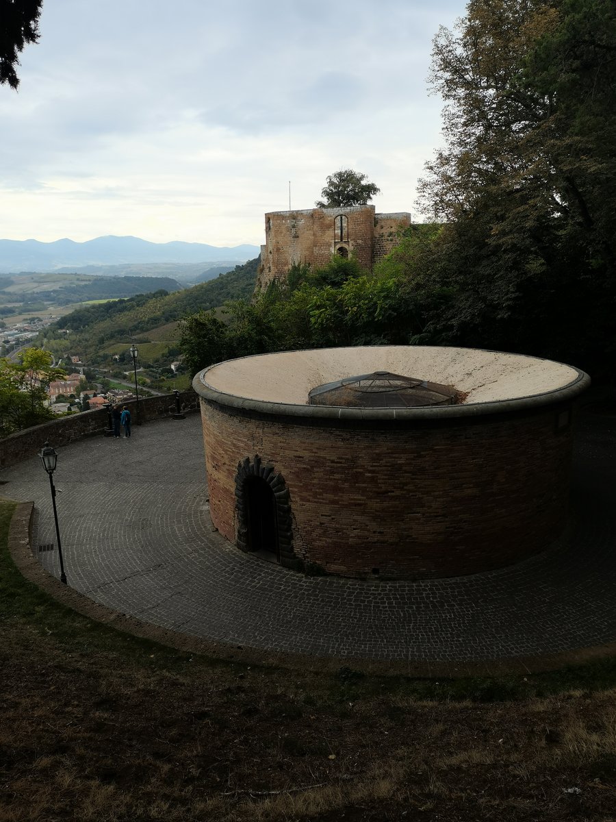 e orvieto pozzo san patrizio (1).jpg