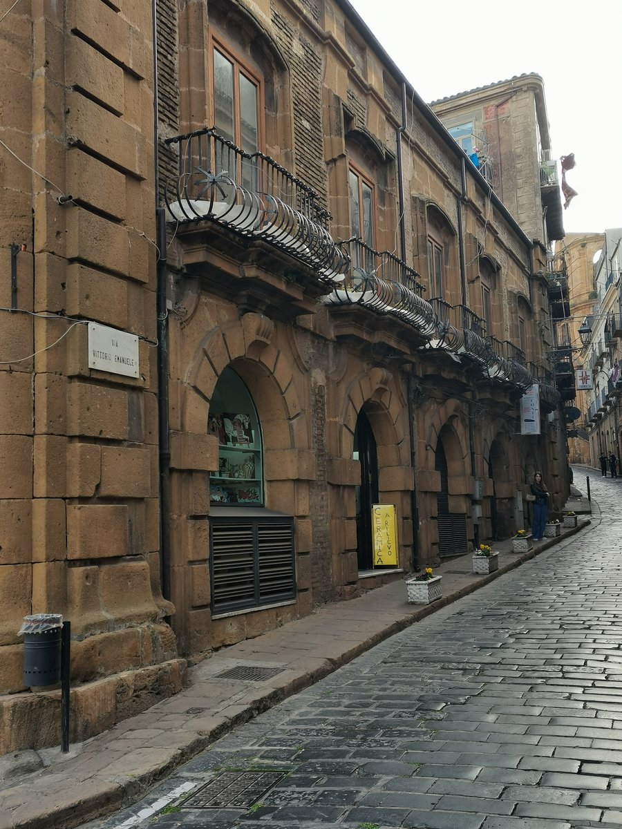o3 piazza armerina - via vittorio emanuele (1).jpg