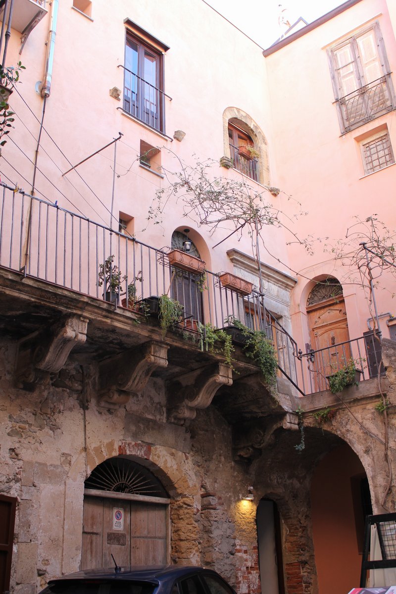 t cefalu - Palazzo Piraino - Baroni di Mandralisca(33).JPG