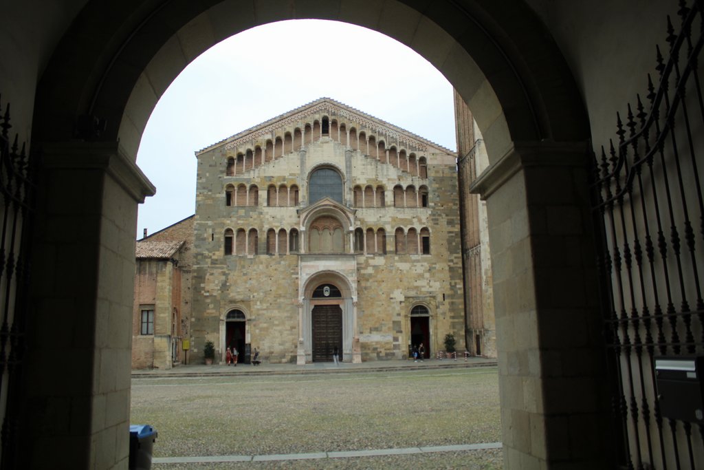 parma - cattedrale e battistero (15).JPG
