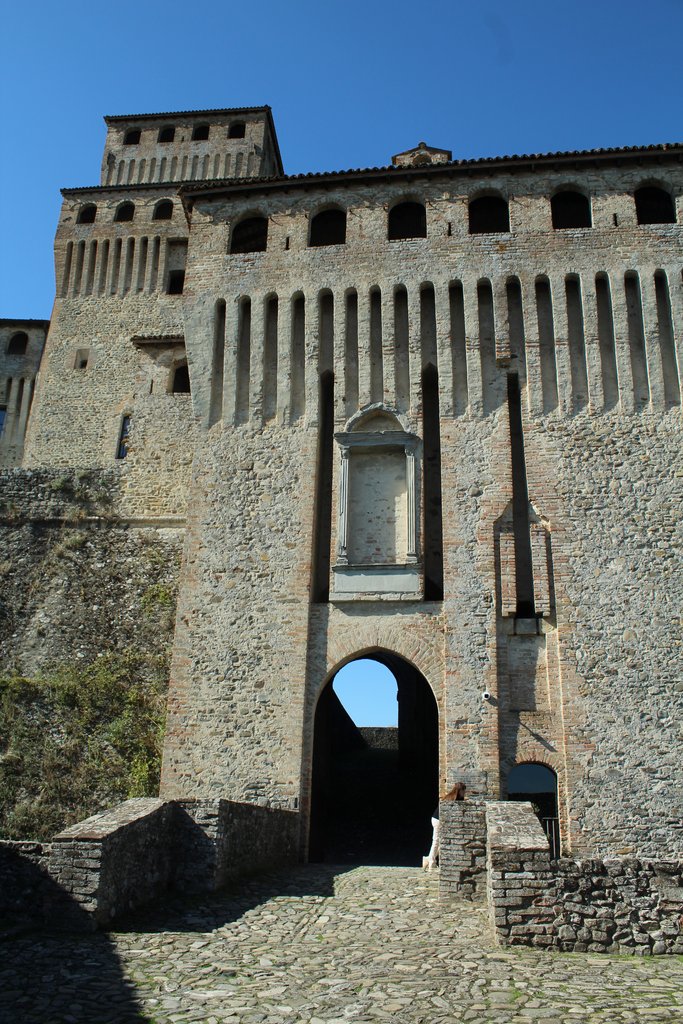 torrechiara - castello di ().JPG