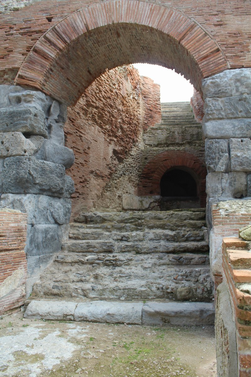 m pozzuoli  (39).JPG