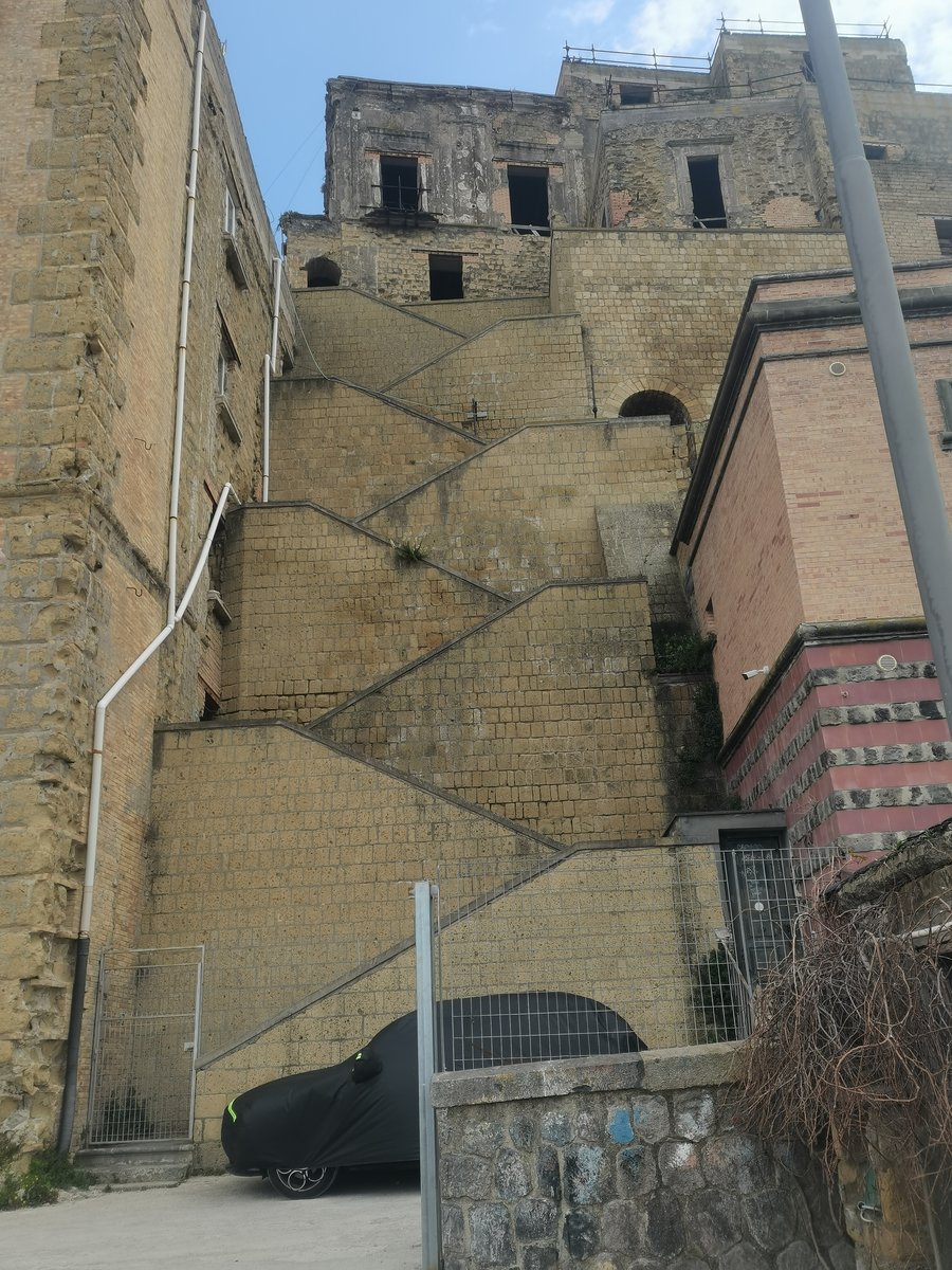 m4 pozzuoli - rione terra (17).jpg