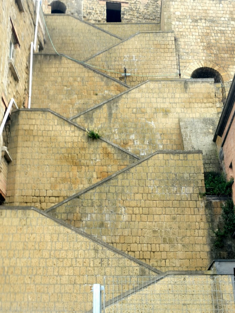 m4 pozzuoli - rione terra (18).jpg