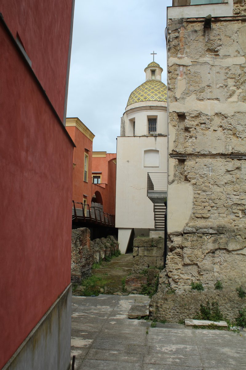 m4 pozzuoli - rione terra (3).JPG