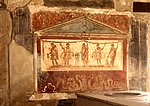 pompei - bancone e larario (3).JPG