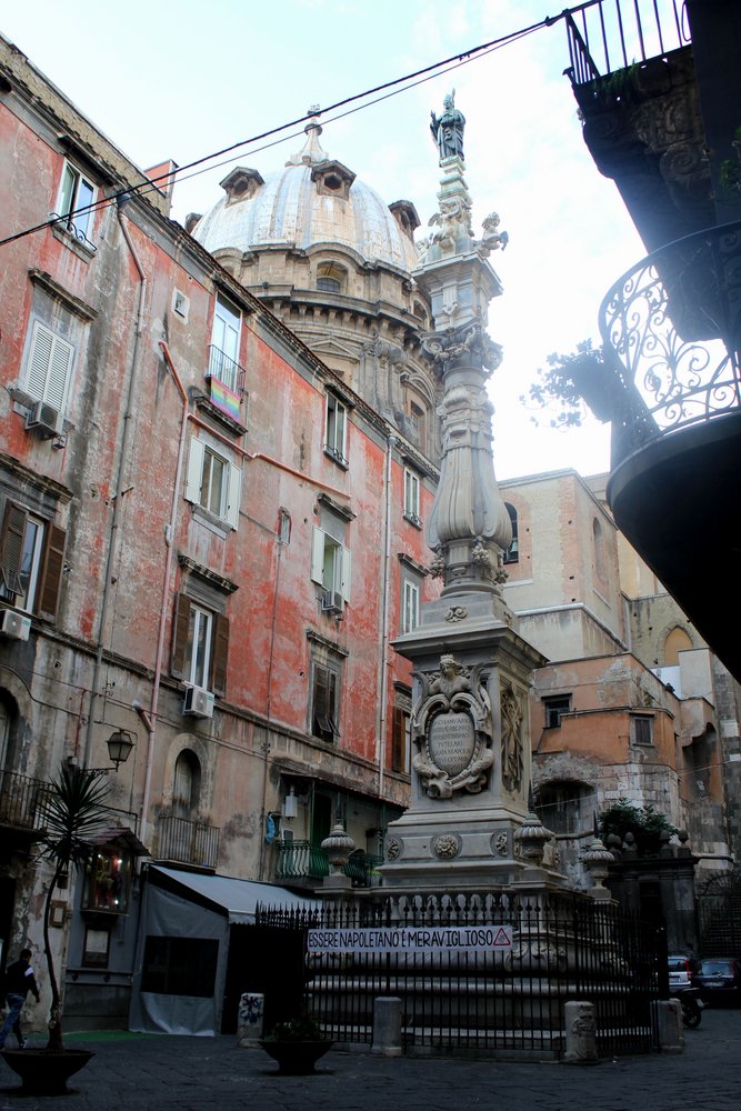 napoli palazzi (1).JPG