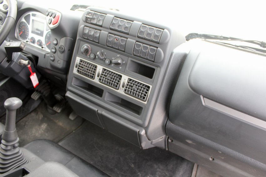 eurocargo - cabina guida (12).JPG