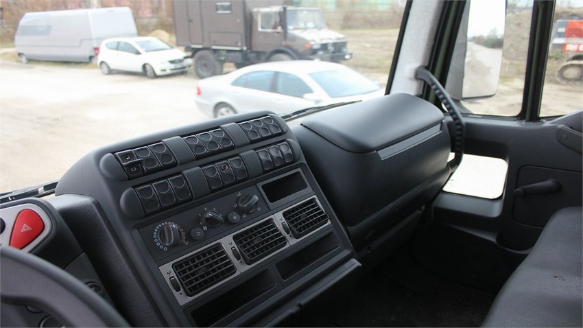 eurocargo - cabina guida (8).JPG