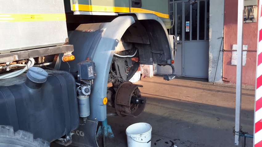 eurocargo - manutenzione ponte ant dx (8).jpg