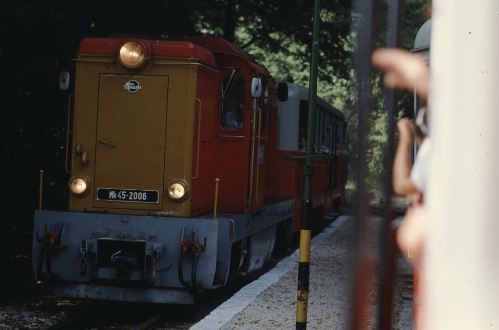 yugo&ung1990-budapest (29).jpg