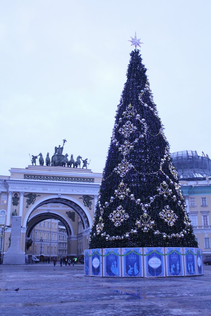 san pietroburgo-piazza del palazzo (2).JPG