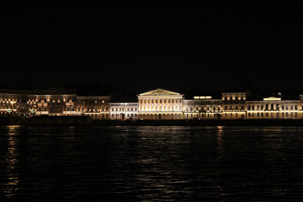 spb-Lungoneva Angliskaja da Leytenanta Shmidta embankment (1).JPG