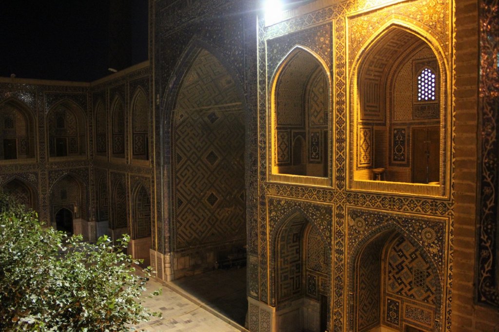 resi_b samarcanda - registan by night (19).jpg