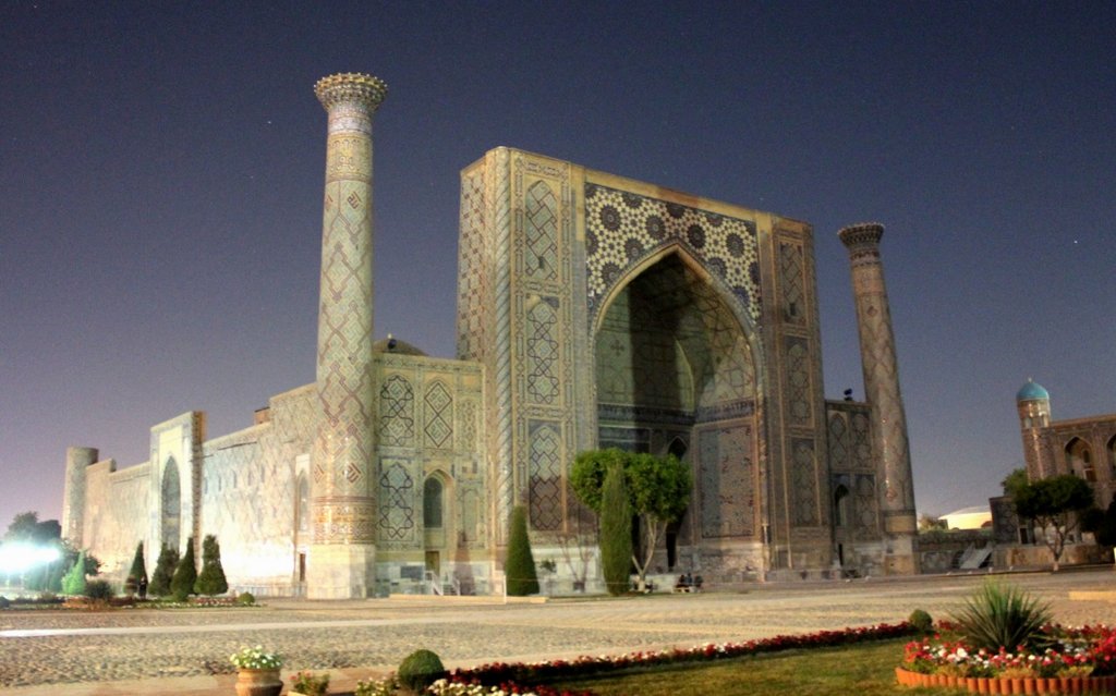 resi_b samarcanda - registan by night (9).jpg