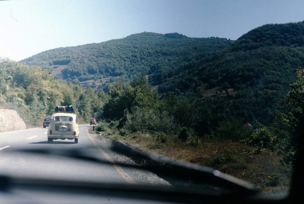 yugo541 (15).jpg